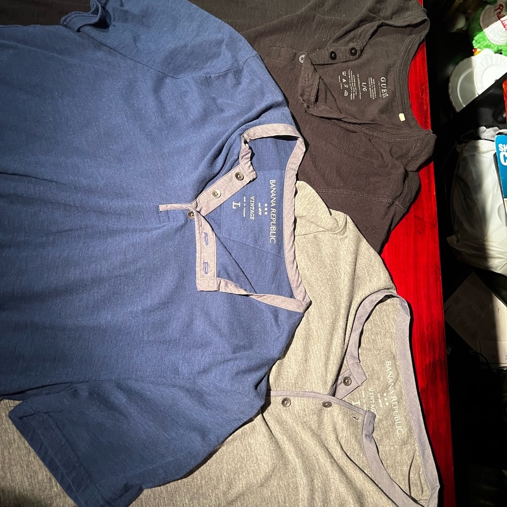 Lot of 3 mens short sleeve henly shirts banana republic and guess large